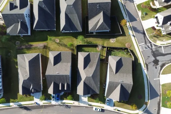 Seasonal gutter cleaning that makes sense