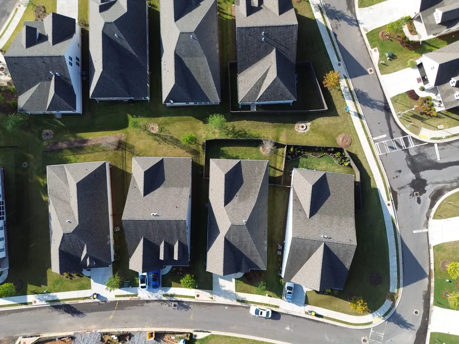Seasonal gutter cleaning that makes sense
